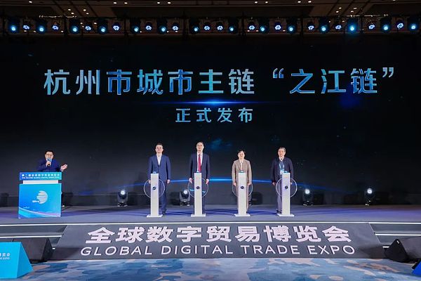 BSV的魔幻轮回：从下架风暴到50倍杠杆的戏剧性转变